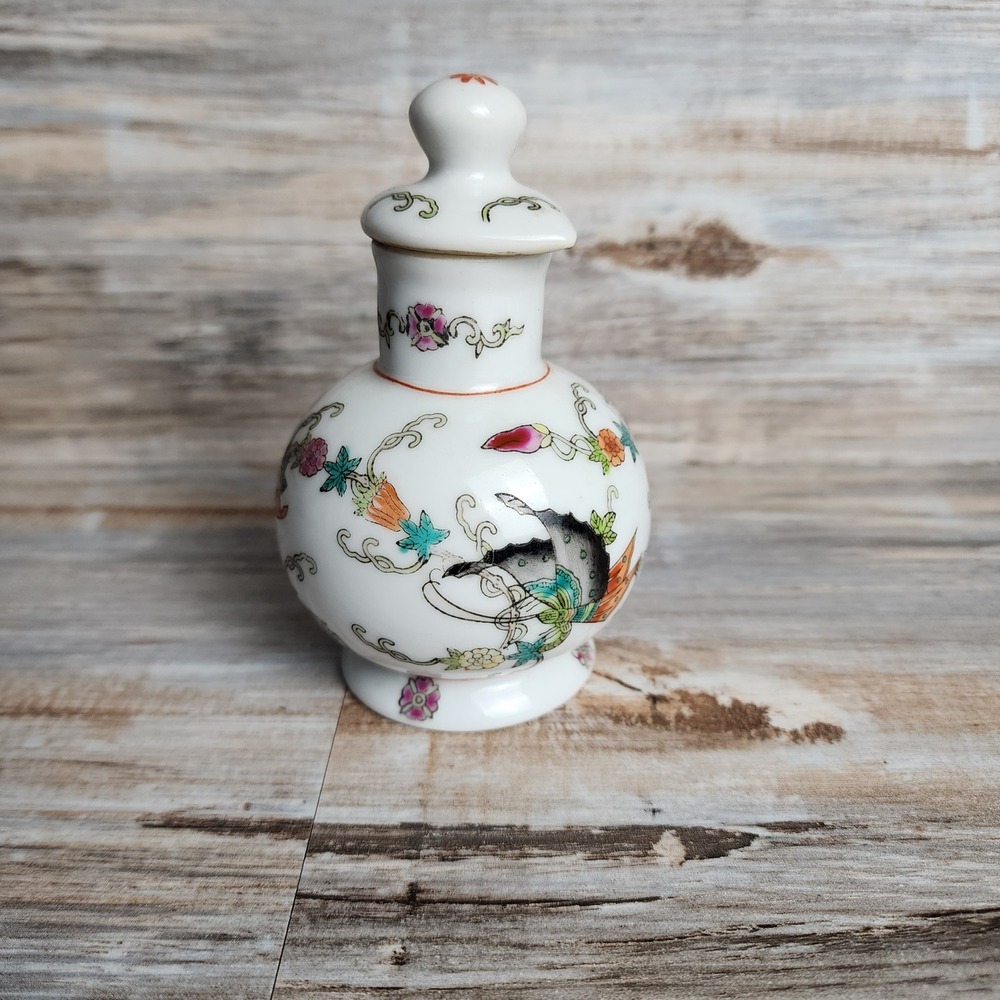 Vintage Chinese Porcelain Snuff Bottle Butterfly Floral Famille Rose Mini Jar